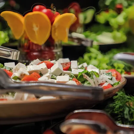 Garden Hotel 4*